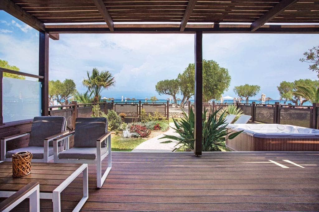 BEACHFRONT SUITE WITH SEA VIEW